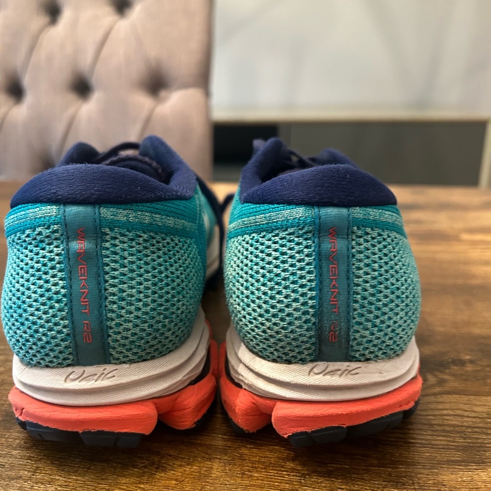 Mizuno Wave Riders (8.5) - Picture 4 of 4
